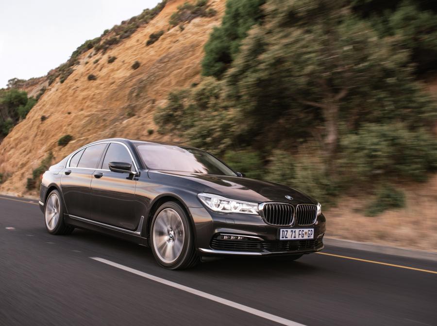 BMW 740i 2016 года  (ZA) (фото 10 из 30)